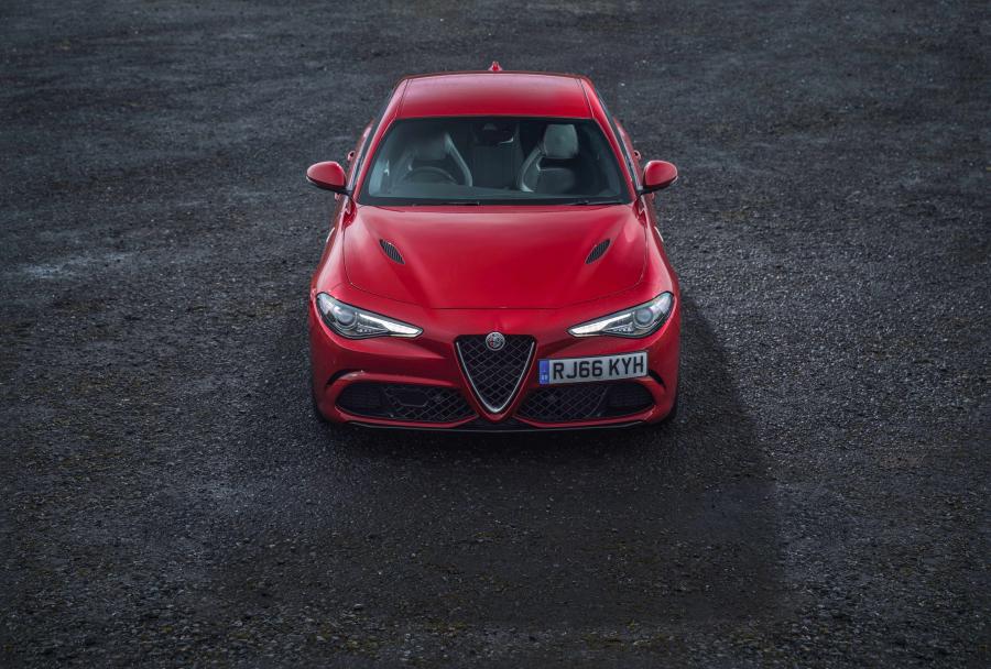  Alfa Romeo Giulia Quadrifoglio (952) 2016 года  (UK) (фото 31 из 40)